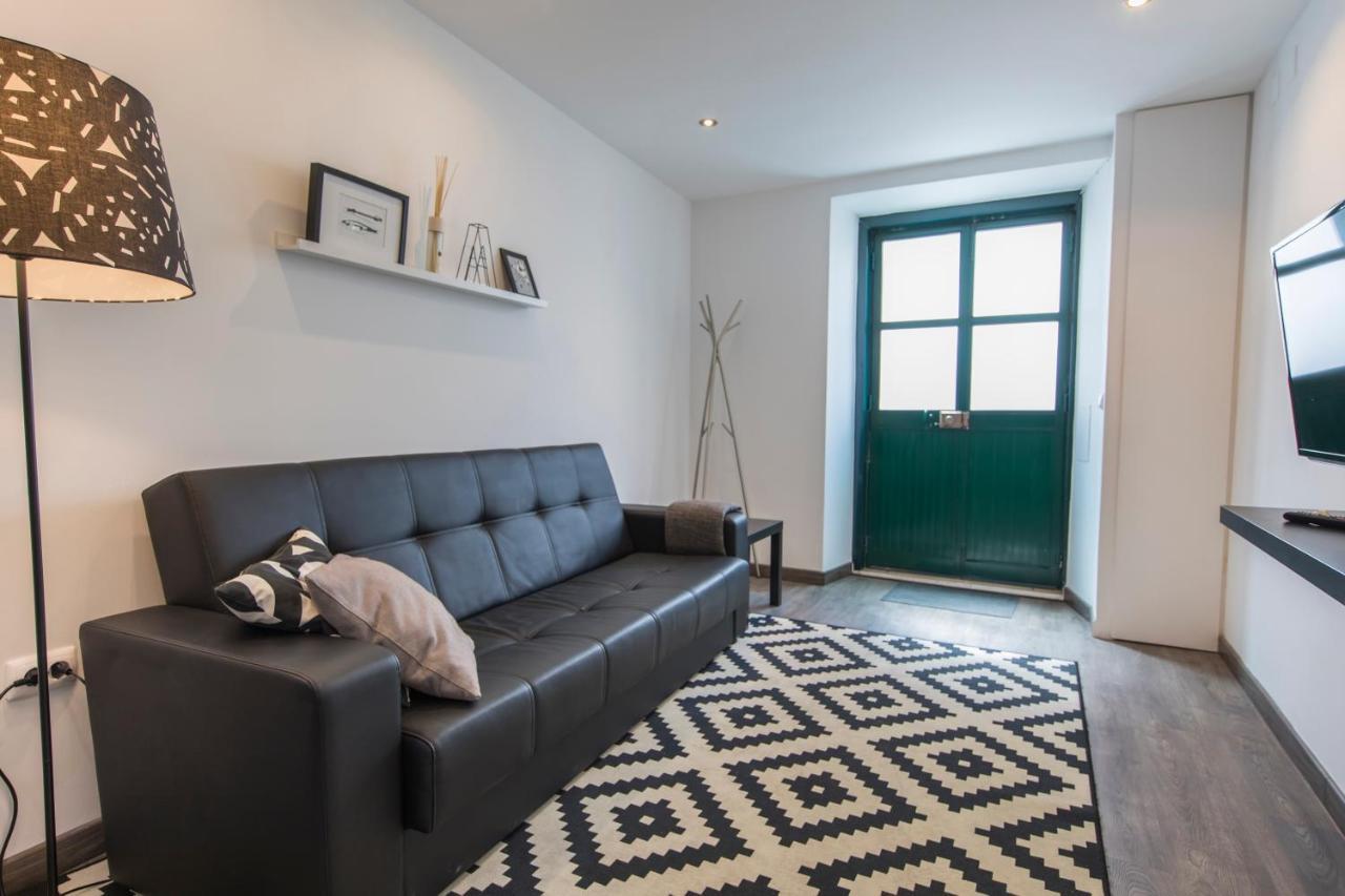 Alfama Typical Beco Da Adica Apartment Lisbon Exterior photo